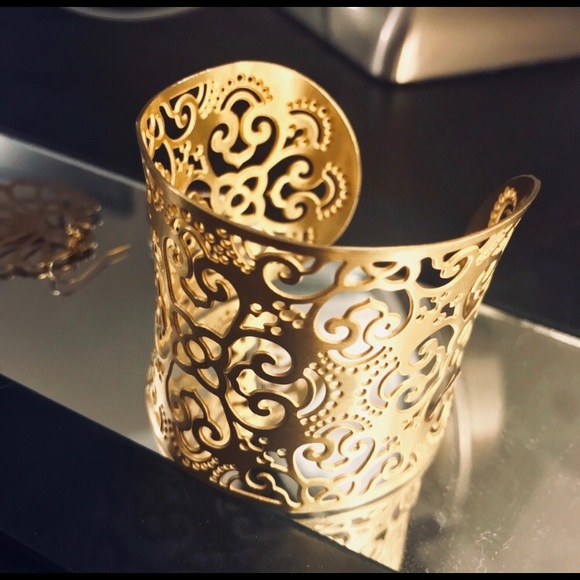 STAINLESS STEEL GOLD Exotic Cuff - Adjustable - Picture 3 of 7